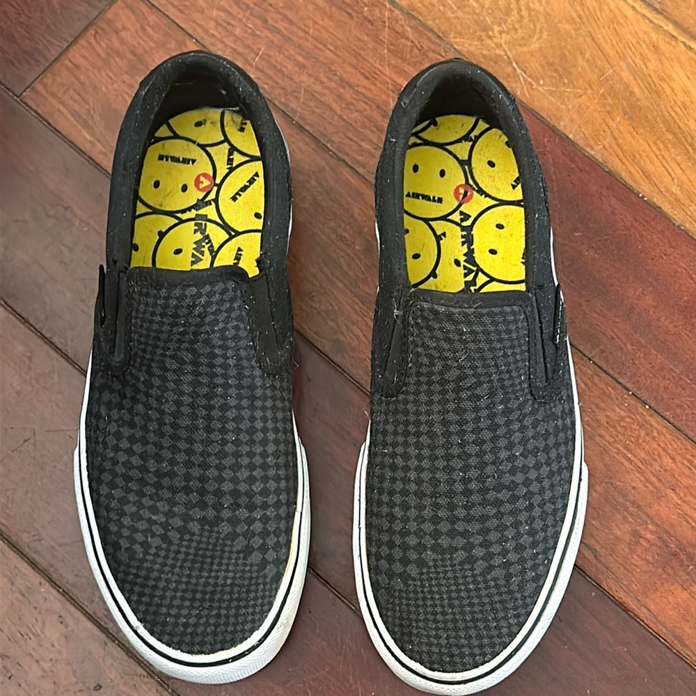 EUC men’s Airwalk Skater shoes size 7M